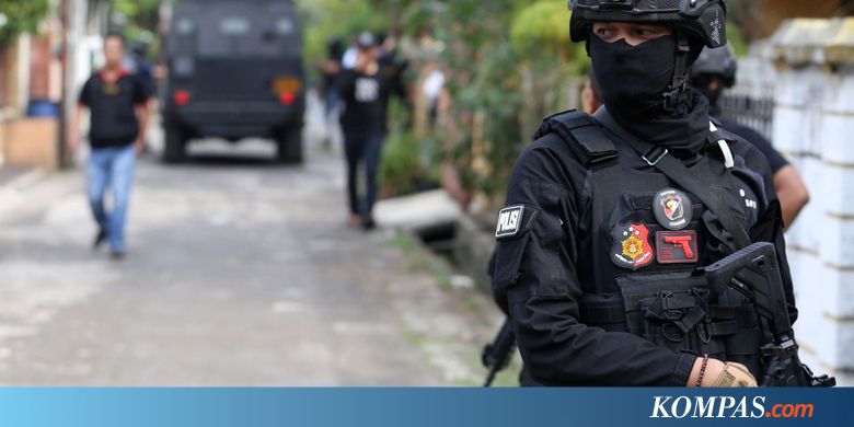 Dua Terduga Teroris Ditangkap Terkait Penyerangan Polda Riau