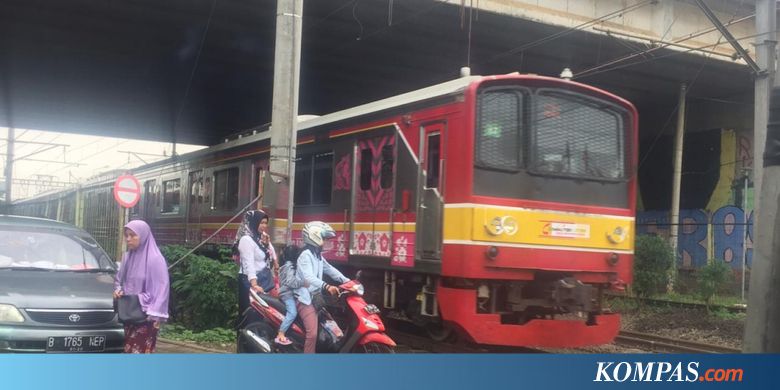 KRL yang Bertabrakan dengan Xenia Sudah Dioperasikan Kembali