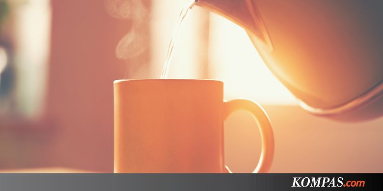 10 Manfaat Kesehatan Rutin Minum Air Hangat