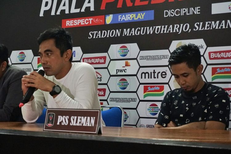 Pelatih PSS Sleman Seto Nurdiyantara dan Kapten PSS Sleman Bagus Nirwanto dalam jumpa pers usai laga melawan Persija Jakarta