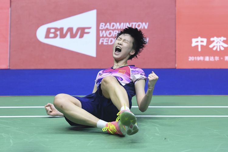 Pebulu tangkis tunggal putri China, Chen Yufei, melakukan selebrasi usai mengalahkan Akane Yamaguchi (Jepang) pada laga final Piala Sudirman 2019 di Nanning, China, Minggu (26/5/2019).