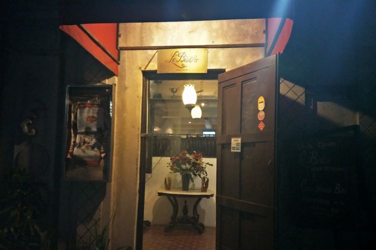 Pintu masuk Le Bistro, MH Thamrin, Jakarta Pusat.