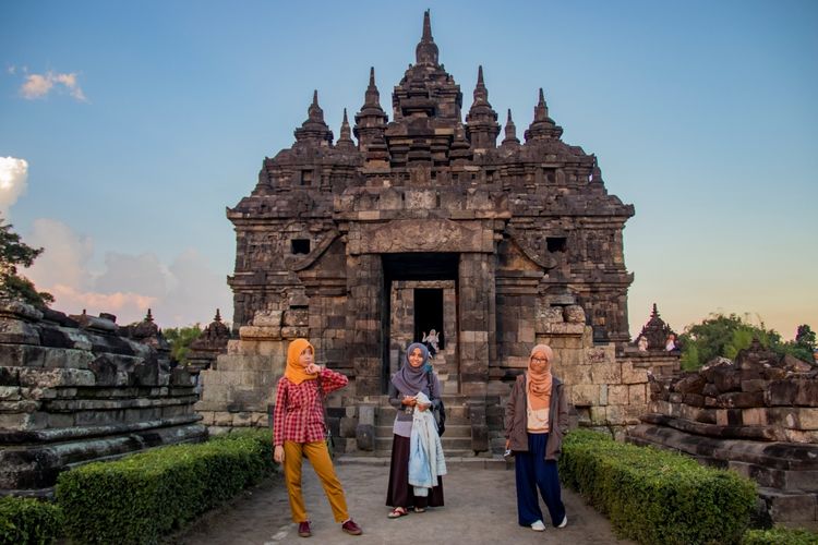 Bagian Depan Candi Plaosan Lor