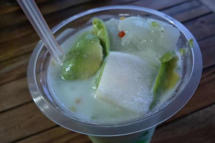 Es Tawuran, salah satu minuman segar khas Cirebon, Jawa Barat.