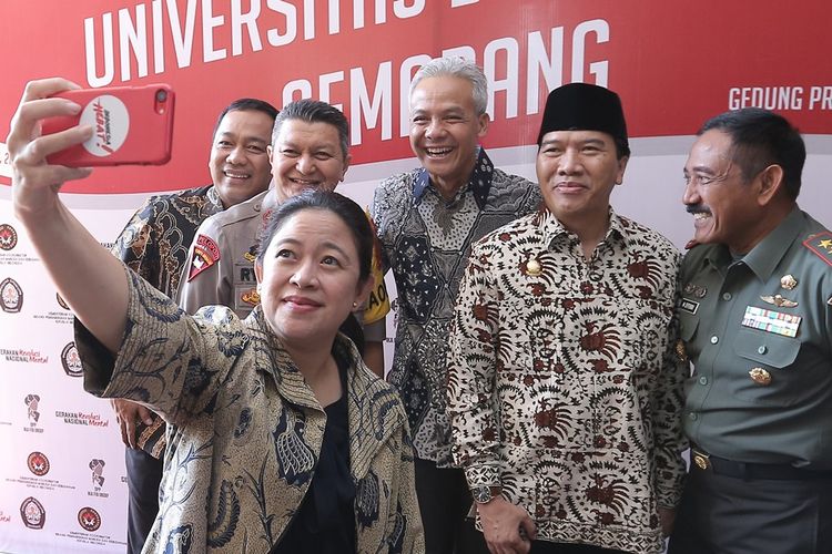 Menteri Koordinator Bidang Pembangunan Manusia dan Kebudayaan Republik Indonesia Puan Maharani.