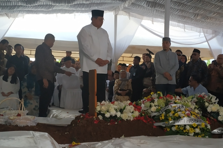 Susilo Bambang Yudhoyono (SBY) di Taman Pemakaman Umum (TPU) Taman Kusir, Jakarta Selatan