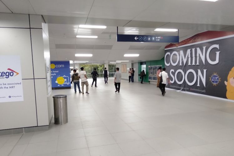 Suasana Stasiun MRT Lebak Bulus Pada Jam Pulang Kerja, Senin (25/3/2019)