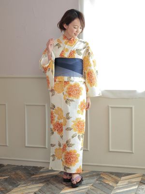 Yukata Berpola Bokashi Botan dari Te chichi