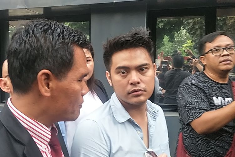 Galih Ginanjar saat menjalani pemeriksaan di Dit Reskrimsus Polda Metro Jaya, Jakarta Pusat, Jumat (5/7/2019).
