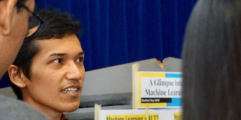 Pararawendy Indarjo, seorang mahasiswa Indonesia penerima beasiswa StuNed dari Pemerintah Belanda yang saat ini sedang menyelesaikan studinya pada program Mathematics and Science Based Business di Leiden University, Leiden, Belanda. 