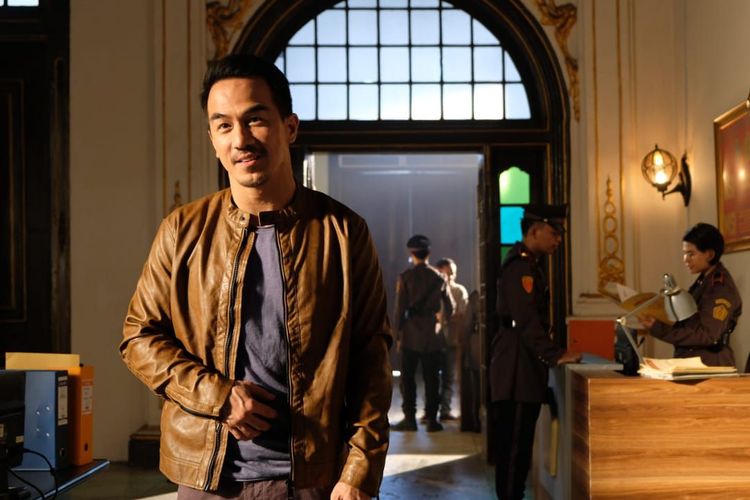 Artis peran Joe Taslim membintangi film Hit & Run.