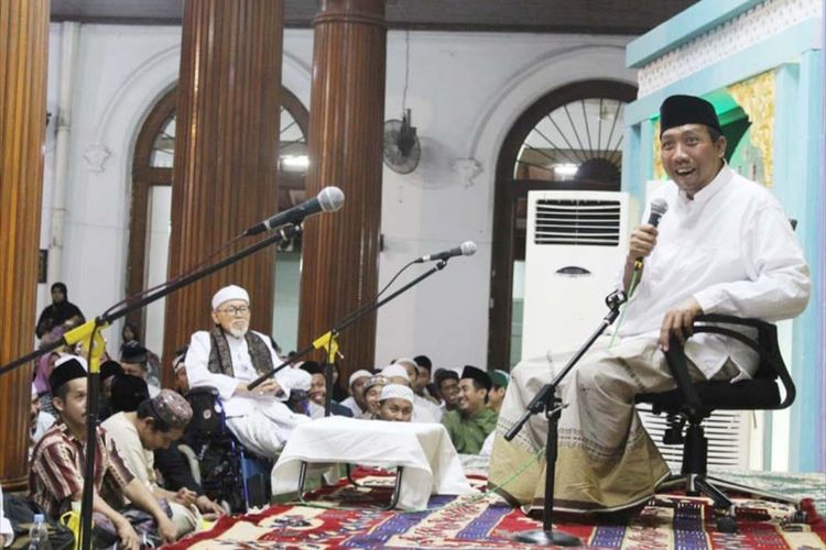 Acara peringatan malam Nuzulul Quran di Masjid Sunan Ampel Surabaya