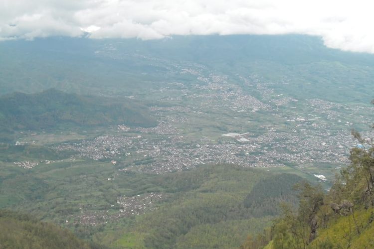 View kota batu dan sekitarnya dilihat dari Gunung Panderman 2013