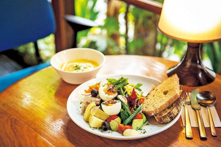 Salad Niçoise (1.290 yen)