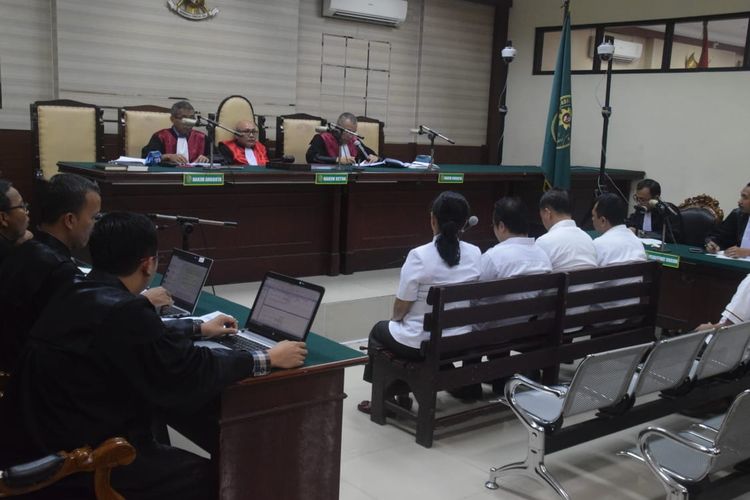 Sidang vonis 10 mantan anggota DPRD Malang di Pengadilan Tipikor Surabaya, Kamis (4/4/2019)