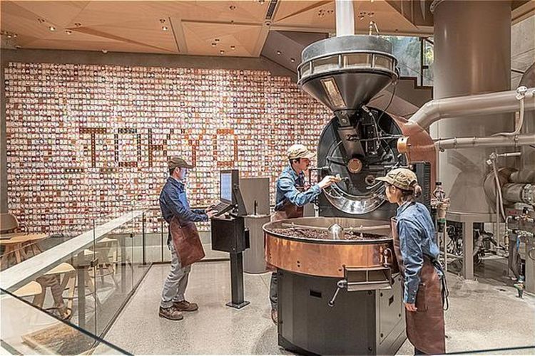 Mesin roaster di Starbucks Reserve Roastery Tokyo