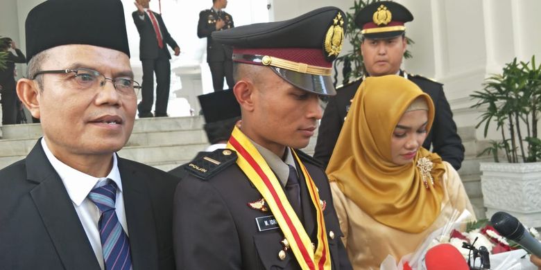 Muhammad Idris, lulusan terbaik Akpol 2019, usai dilantik sebagai perwira Polri oleh Presiden Jokowi di Istana Merdeka, Jakarta, Selasa (16/7/2019).