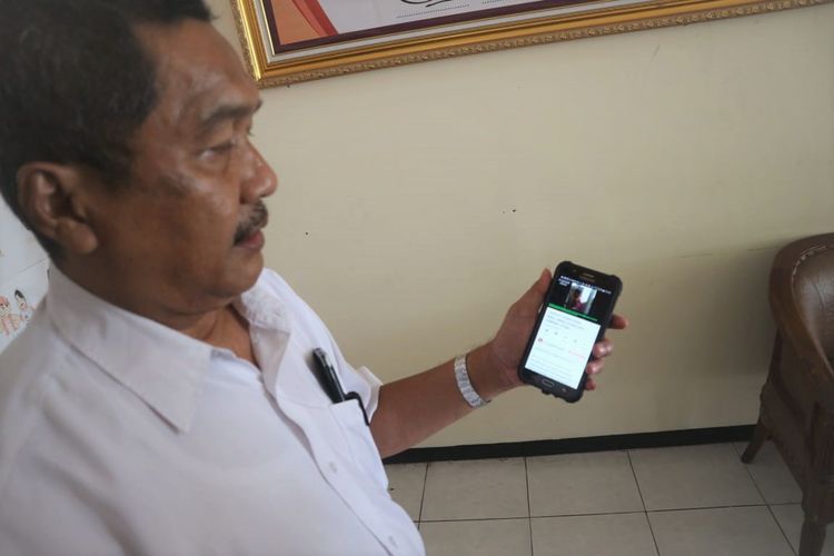 Ketua Komisi Pemilihan Umum (KPU) Jombang, Muhaimin Sofi, saat ditemui di kantornya, Senin (22/4/2019). Dia memastikan peristiwa dalam beredar video yang beredar di situs Youtube, tidak terjadi di Jombang Jawa Timur.