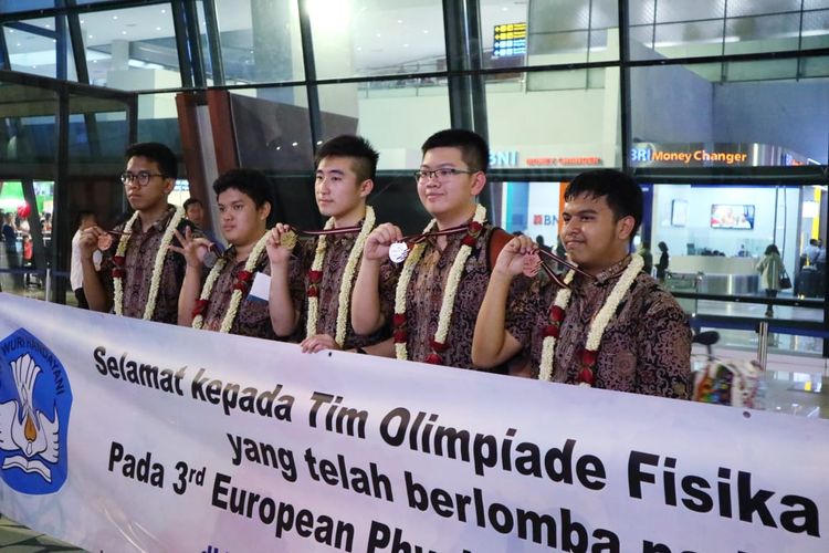 Kedatangan Tim Olimpiade Indonesia disambut langsung Suharlan (Kasubdit Kurikulum Direktorat PSMA) dan Alex Firngadi (Kasi Kepribadian)  pada hari Rabu (5/6/2019) di Terminal 3 Bandara Soekarno-Hatta.