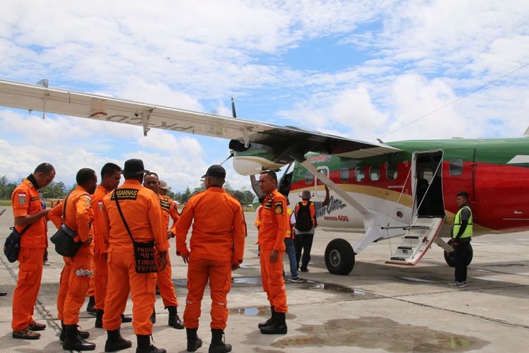 Tim SAR, pada Kamis (19/9/2019) usai melakukan pencarian pesawat Rimbun Air yang hilang kontak pada Rabu (18/9/2019). 