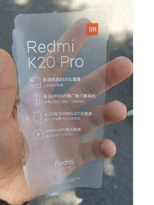 Bocoran foto plastik pelindung layar yang diduga memperlihatkan nama ponsel flagship pertama dari Redmi. 