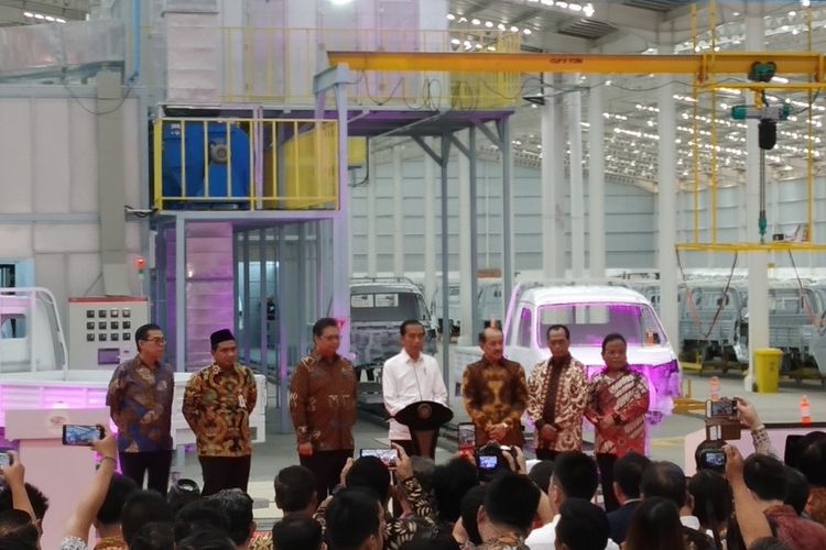 Presiden Jokowi meresmikan pabrik otomotif PT Solo Manufaktur Kreasi (Esemka) di Boyolali, Jawa Tengah, Jumat (6/9/2019).