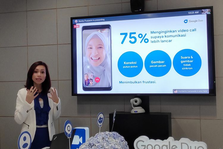 Fibriyani Elastria, Head of Consumer Marketing, Google Indonesia, saat menjelaskan fitur baru Google Duo di kantor Google di Jakarta, Rabu (24/4/2019)