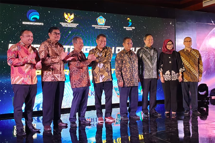 Penandatanganan kerja sama proyek satelit Satria di Jakarta, Jumat (3/5/2019).