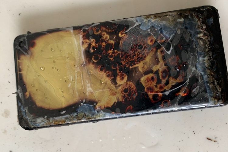 Inilah ponsel Samsung Galaxy S10 milik pria di China yang terbakar ketika dicas. Pria itu kemudian mengajukan gugatan kepada Samsung sebesar Rp 2.050.
