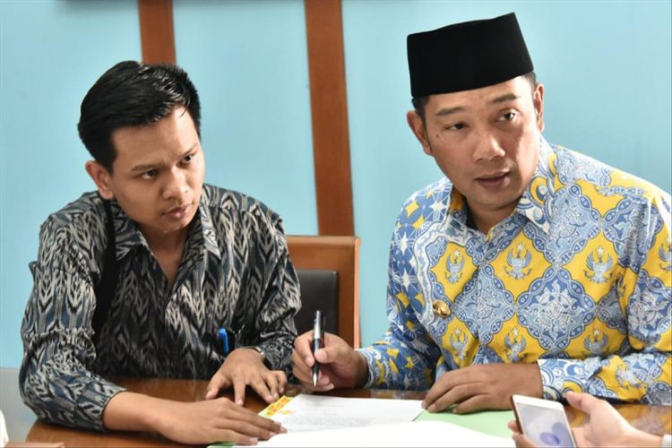 khalil Ibrohim (22), teman tuli yang jadi salah satu peserta Jabar Future Leader yang berkesempatan menjadi ajudan Gubernur Jawa Barat Ridwan Kamil selama sepekan.