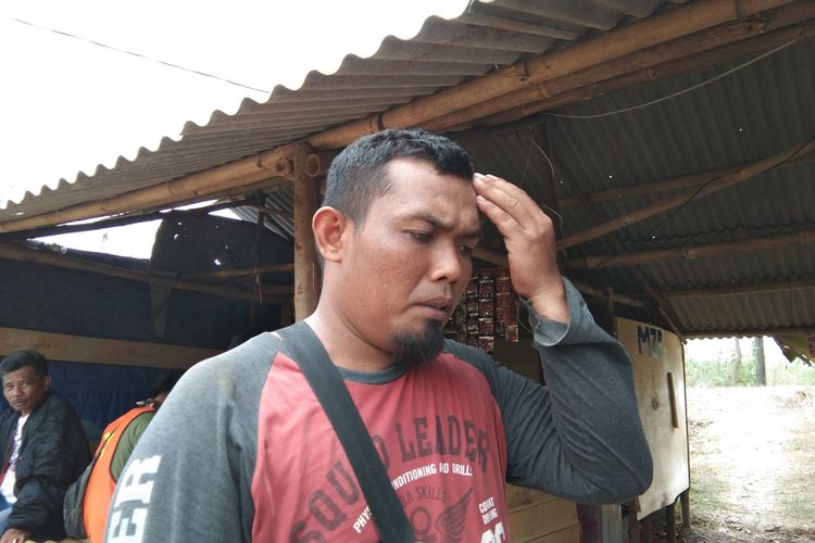 Aris Prasetyo, pekerja proyek yang menyaksikan kecelakaan beruntin di tol Purbaleunyi, Senin (2/9/2019) terjadi.