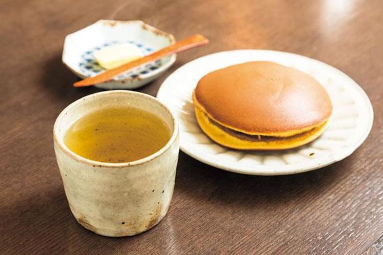 Terdapat lima jenis pilihan minuman yang termasuk dalam set menu dorayaki 