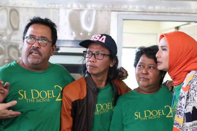 Bintang Si Doel The Movie 2, yakni Rano Karno, Mandra, Suty Karno, Maudy Koesnaedi hadir di Gambir, Jakarta Pusat