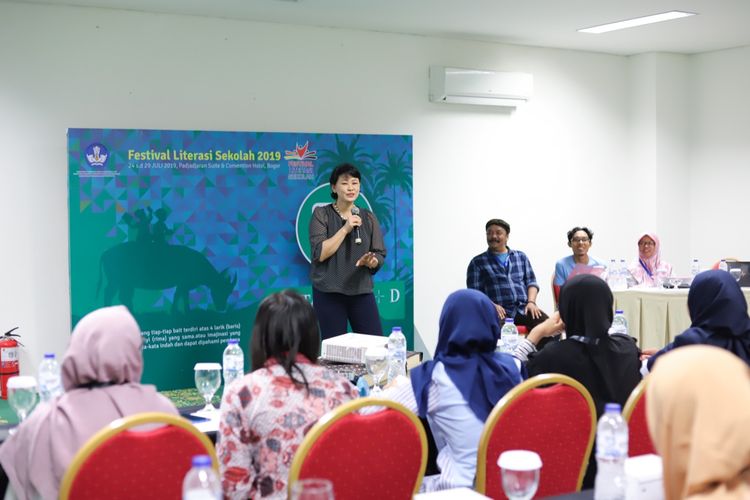 Direktorat Pembinaan SMA (PSMA) dalam Festival Literasi Siswa (FLS) 2019 mewadahi pengembangan literasi siswa SMA dalam ranah literasi digital melalui kompetisi dan pembinaan literasi siswa yang digelar di Bogor, Jawa Barat, 26-29 Juli 2019.