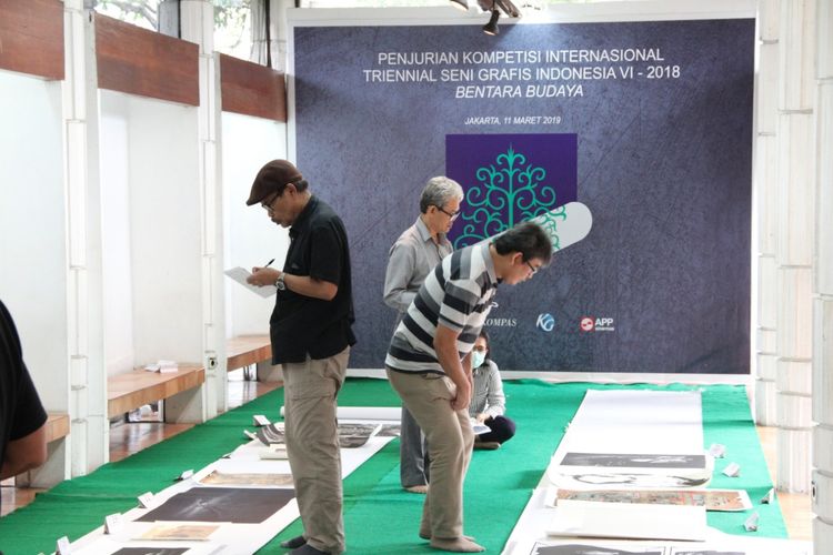 Tahap penjurian Triennial Seni Grafis Indonesia VI di BBJ.
