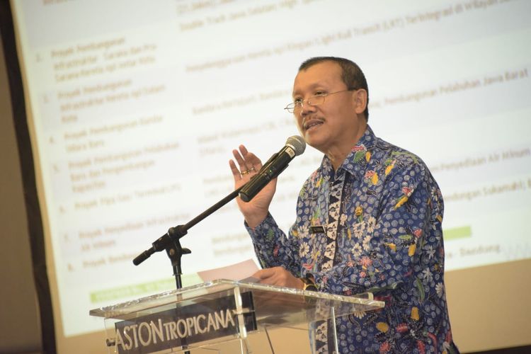 Sekretaris Daerah (Sekda) Jawa Barat (Jabar), Iwa Karniwa saat mengisi sebuah acara di Gedung Satw, Jalan Diponegoro beberapa waktu lalu.