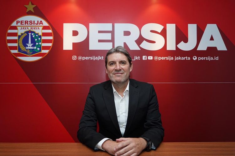Julio Banuelos diperkenalkan sebagai pelatih baru Persija Jakarta, Sabtu (8/6/2019). 