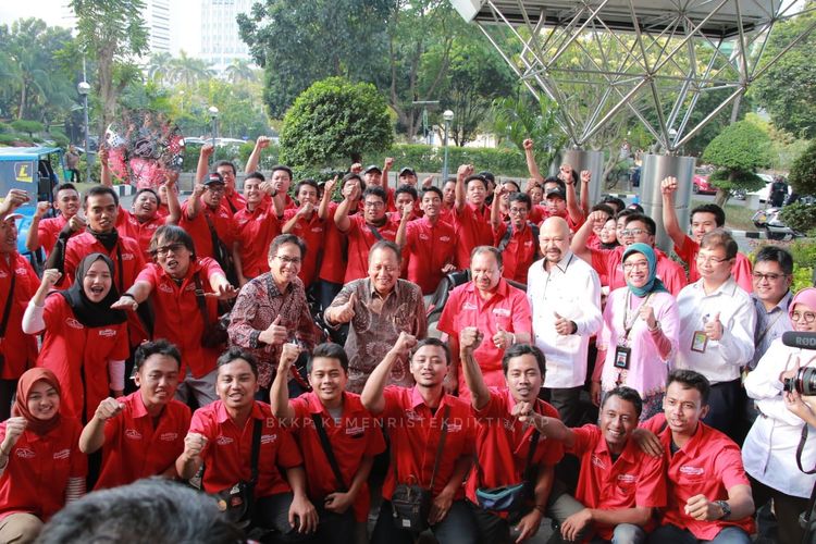 Menristekdikti saat menutup rangkaian kegiatan Jambore Kendaraan Listrik Nasional yang dilakukan Institut Teknologi Sepuluh Nopember (ITS) di Gedung Badan Pengkajian dan Penerapan Teknologi (BPPT), Jakarta (3/9/2019).