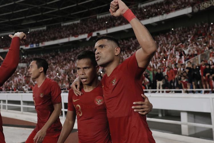 Striker Alberto Goncalves saat merayakan gol ke gawang Malaysia pada laga Indonesia vs Malaysia dalam pertandingan Grup G Kualifikasi Piala Dunia 2022 Zona Asia, Kamis (9/5/2019).
