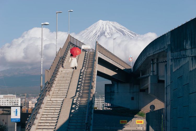 Pagar tinggi dipasang di area Mount Fuji Dream Bridge atau Jembatan Impian Gunung Fuji. (PIXABAY/TIEN NGUYEN)