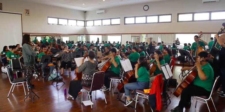Tahun ini, 34 musisi muda Yogyakarta peroleh kesempatan mendapat bimbingan para musisi kelas master dari Melbourne Symphony Orchestra (MSO) dalam kegiatan Youth Music Camp 2019.