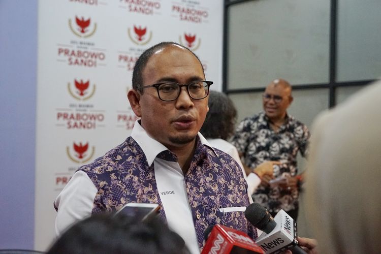 Juru Bicara Badan Pemenangan Nasional pasangan Prabowo Subianto-Sandiaga Uno (BPN) Andre Rosiade di media center Prabowo-Sandiaga, Jalan Sriwijaya I, Jakarta Selatan, Jumat (17/5/2019). 