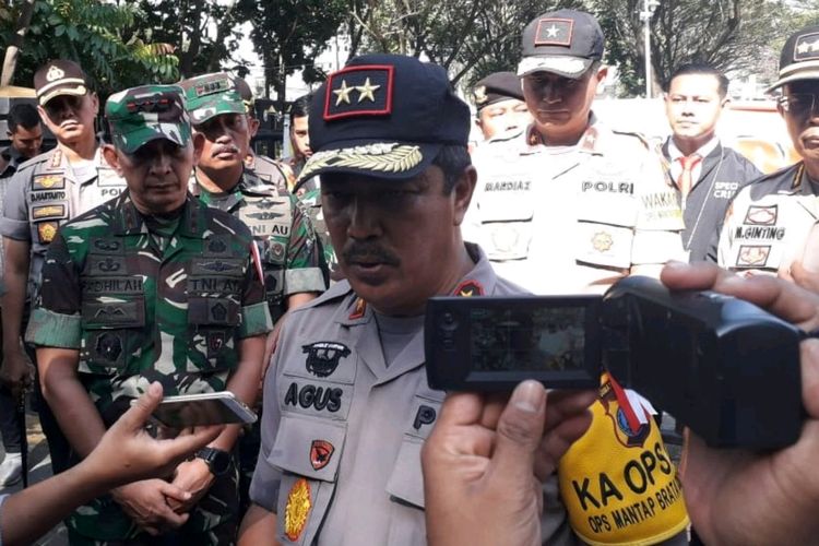 Kapolda Sumut Irjen Agus Andrianto membenarkan penangkapan dan penahanan dua pelaku penyebar video hoaks surat suara, Jumat (22/3/2019)