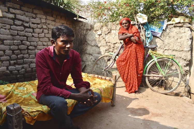 Anak lelaki tertua Shantabai, Ramesh, saat ini berumur 20 tahun. Ramesh bekerja penuh waktu sebagai buruh tani di India.

