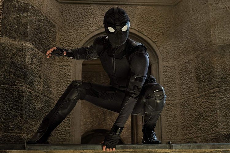 Stealth Suit atau kostum Stealth Peter Parker dalam Spider-Man: Far From Home.