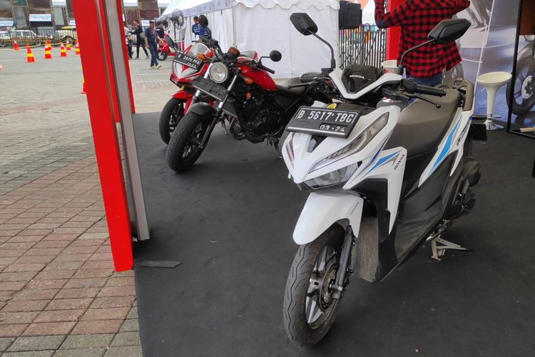 Berbagai model sepeda motor turut serta di arena tes ride IIMS 2019