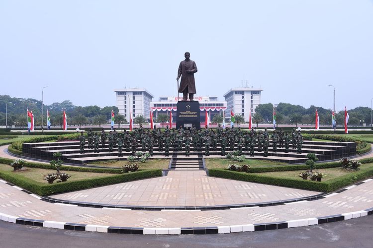 Plaza Mabes TNI, Cilangkap, Jakarta Timur, Senin (19/7/2021). 