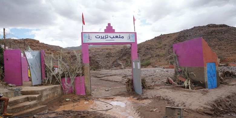 Lokasi pertandingan sepak bola amatir di desa Tizert, Maroko, ketika banjir bandang menghantam Rabu (28/8/2019). Setidaknya tujuh orang tewas dalam insiden tersebut.