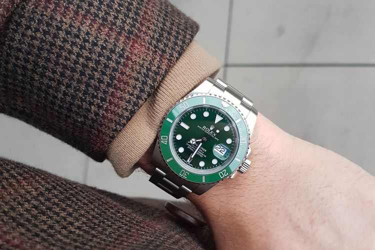 harga rolex submariner hulk