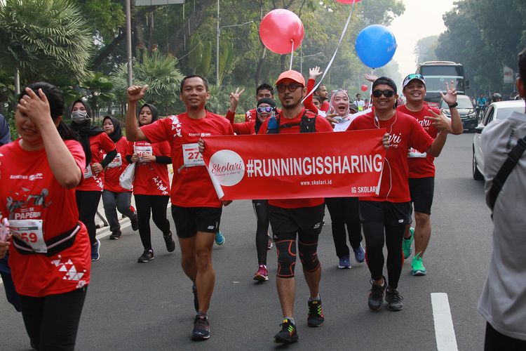 Para peserta yang antusias berlari dan berdonasi meramaikan PAPERUN 2019 (24/6/2019).

